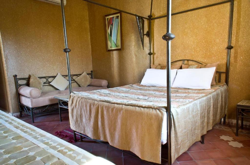 Click Excursions Tafraoute Otel Taddart Dış mekan fotoğraf